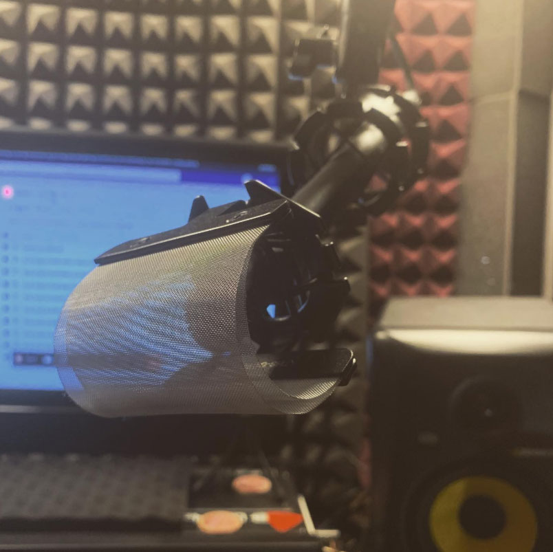 Microphone and recording setup in Bill Stage's home voice over studio