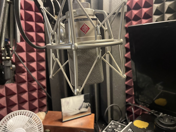 AI Voice Over vs. Human Voice Over: What Actually Matters